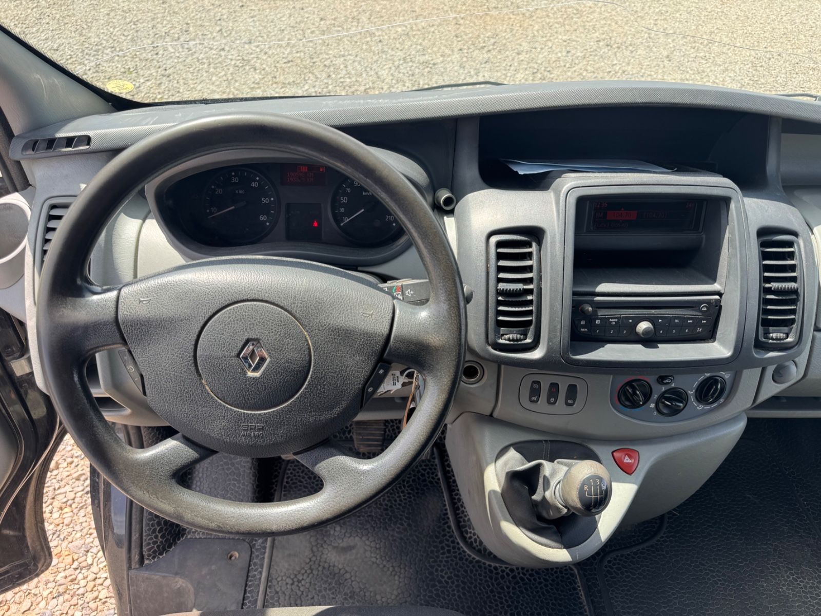 Fahrzeugabbildung Renault TRAFIC 2.0 DCI 115