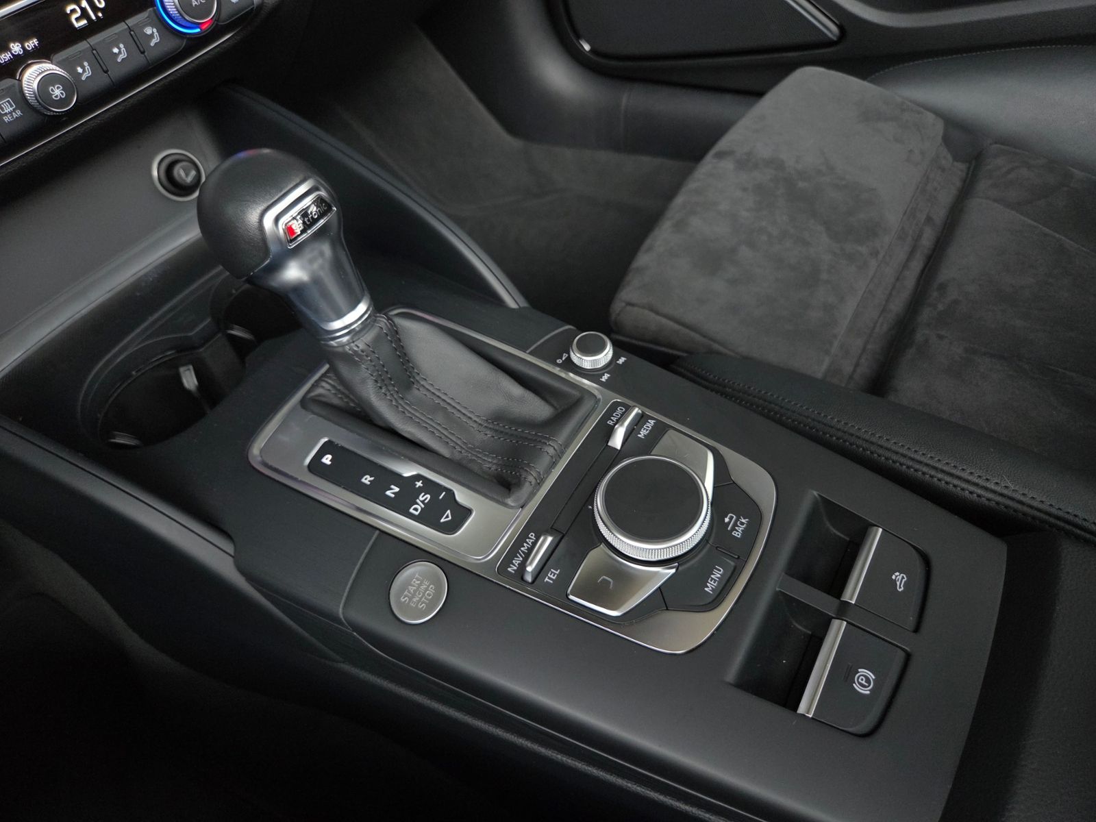 Fahrzeugabbildung Audi A3 Cabriolet 35 TFSI S line sport B&O LED NAV