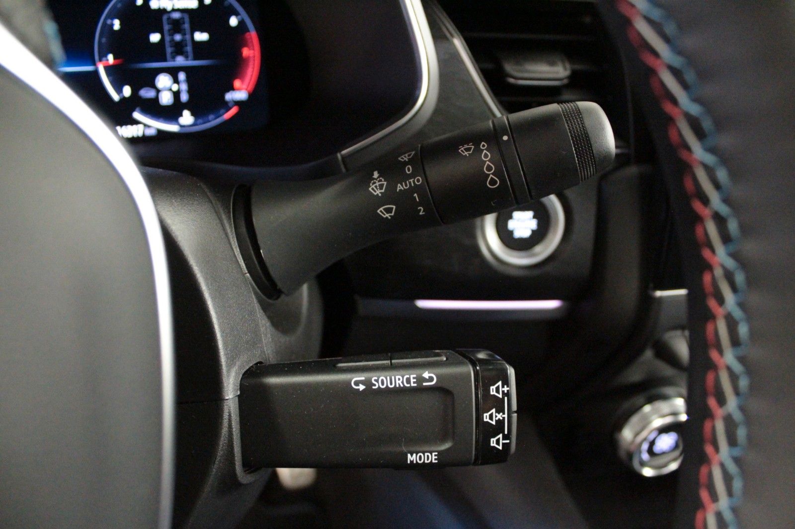 Fahrzeugabbildung Renault Arkana Mild Hybrid 160 EDC Esprit Alpine*15098*