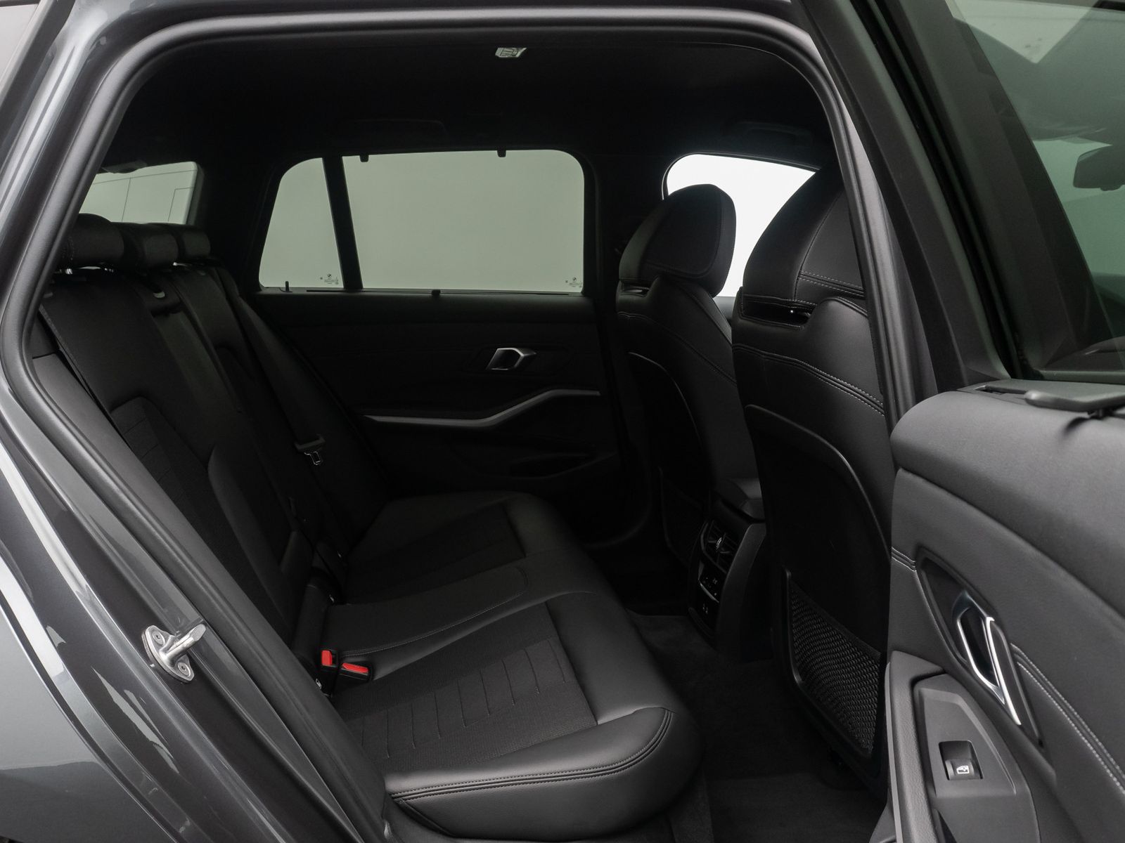 Fahrzeugabbildung BMW 318d Geschwindigreg DAB Alarm AHK WLAN M Sport