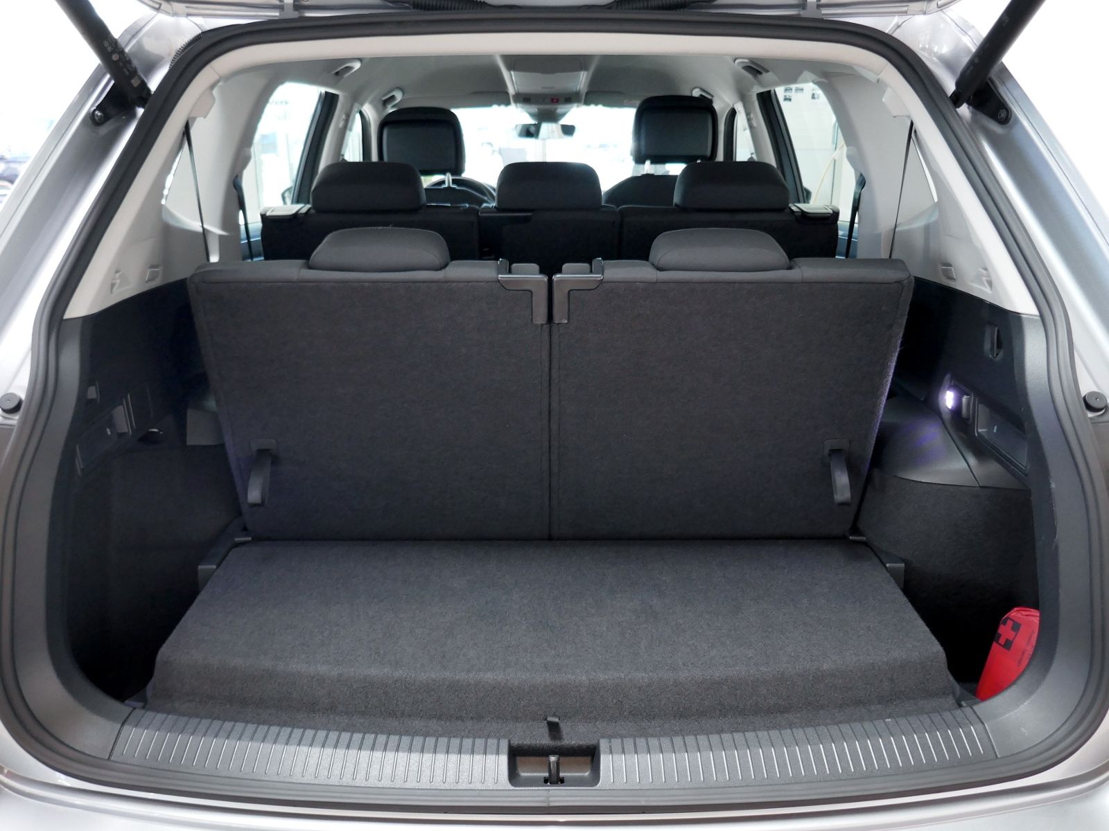 Fahrzeugabbildung Volkswagen Tiguan Allspace Life 1.5 TSI DSG | LED AHK ACC