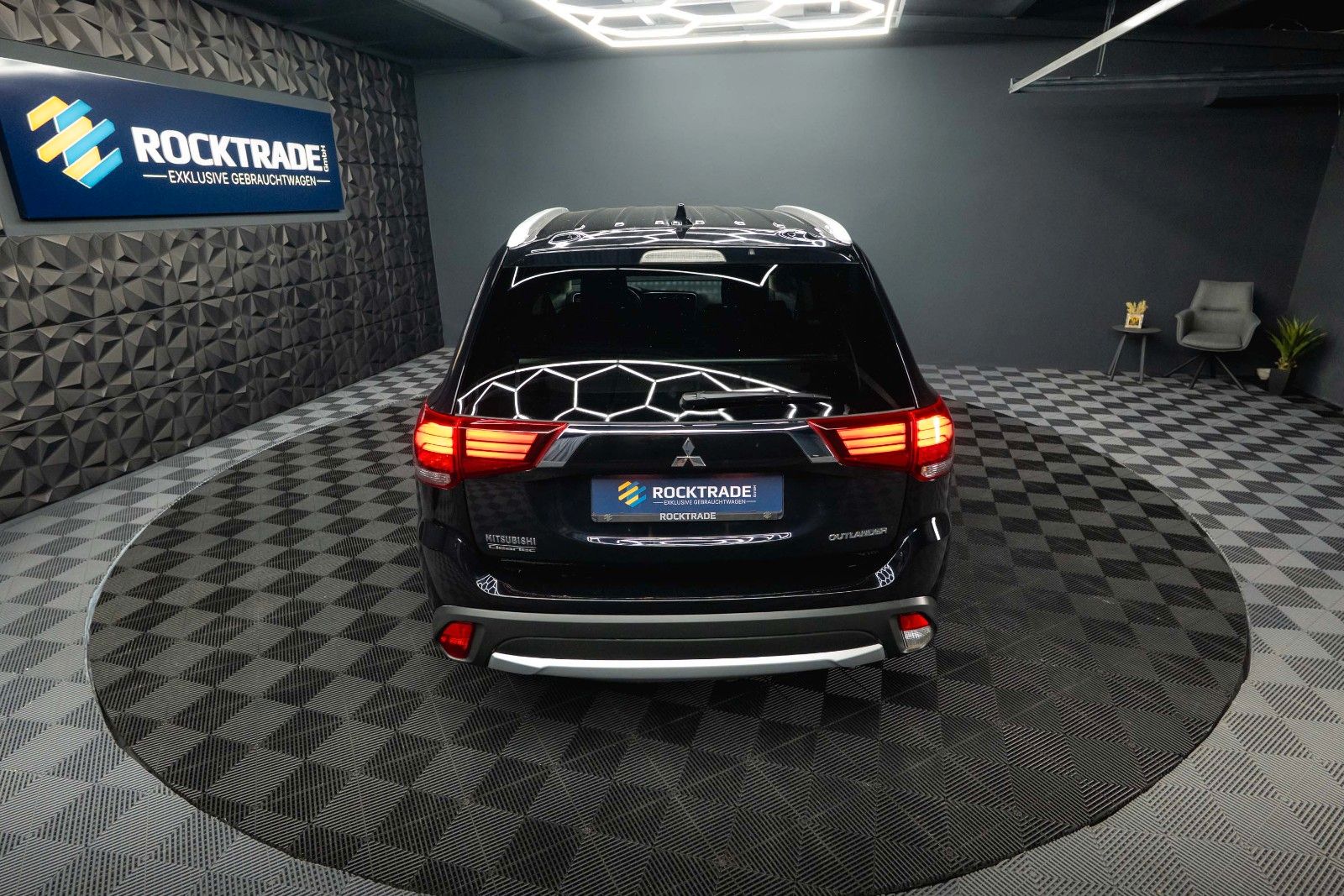 Fahrzeugabbildung Mitsubishi Outlander Edition 100 2WD | DAB | Kamera | 1Hand
