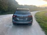 Volkswagen Tiguan 2.0 TDI SCR 176kW DSG 4MOTION Highlin... - mit Diesel-Antrieb: Grau, Teilleder, Panorama-Dach