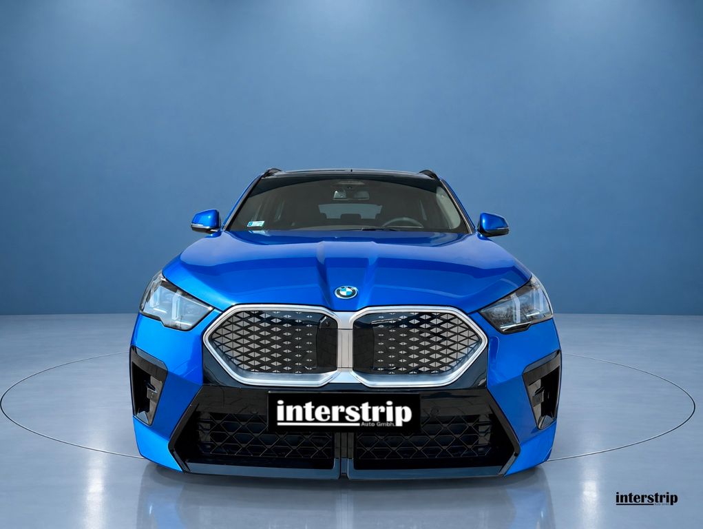 BMW iX2 – 2 / 15