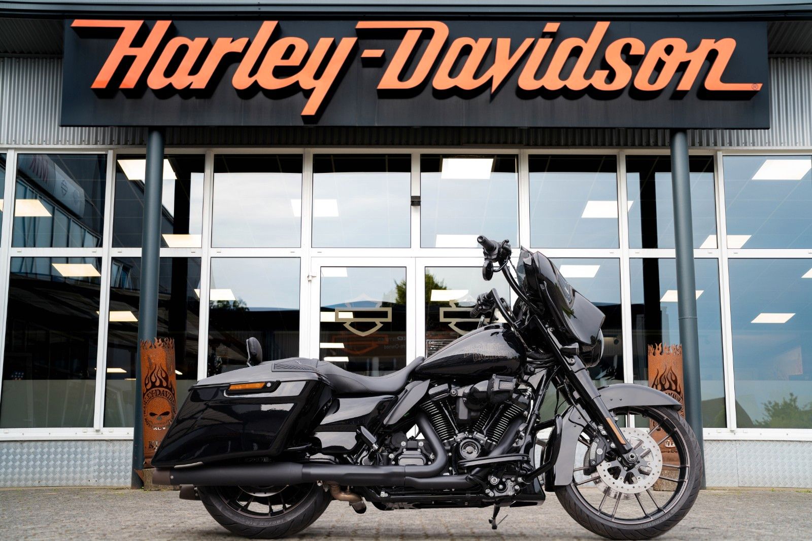 Fahrzeugabbildung Harley-Davidson FLHXST STREET GLIDE ST 117 -Kesstech-