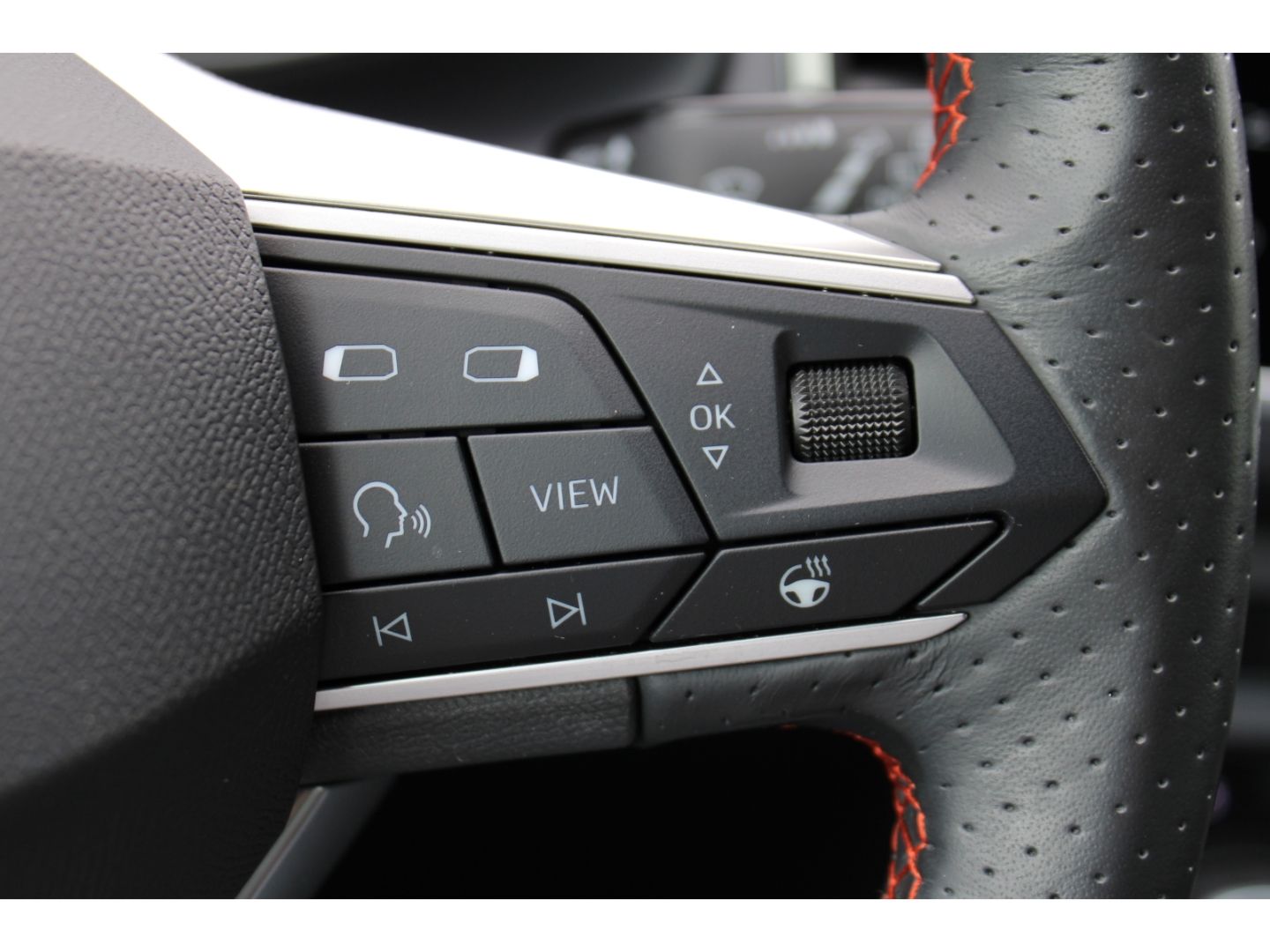 SEAT Ateca FR 1.5 TSI ACT ACC LED TWA AHK Navi beats - Image 18