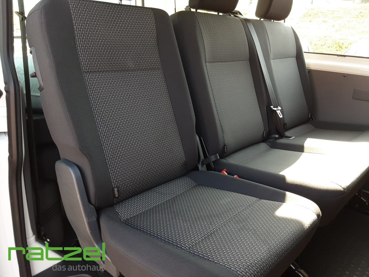 Fahrzeugabbildung Volkswagen T6.1 Kombi KR 2.0 TDI 9-Sitzer Anhängerkupplung