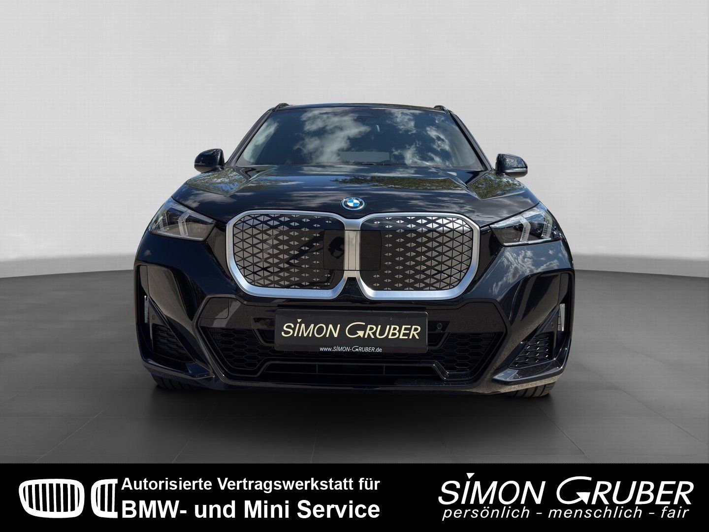 Fahrzeugabbildung BMW iX1 xDrive30 M Sport Pano el.Heckklappe AHK LED