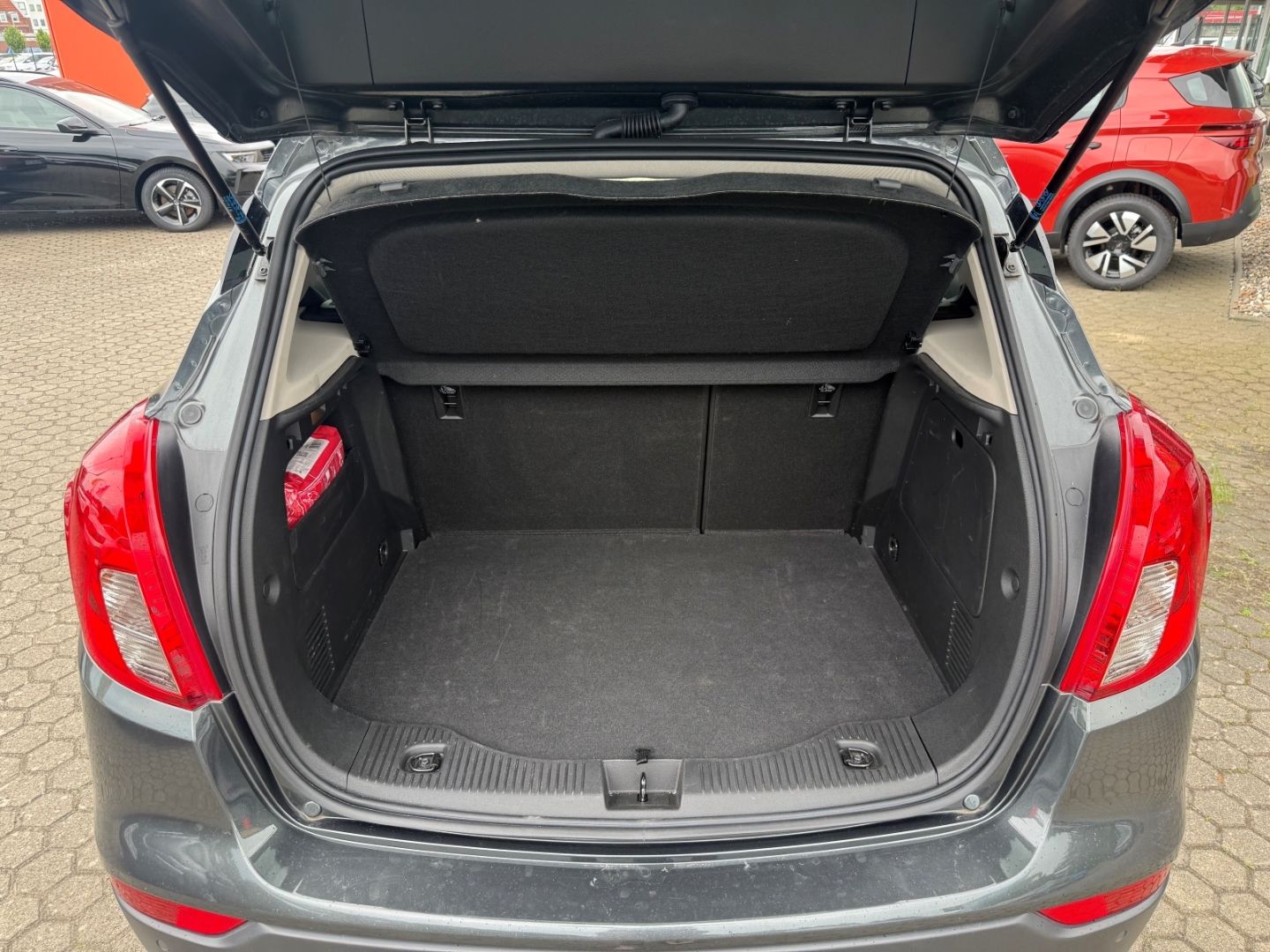 Fahrzeugabbildung Opel Mokka 1.4 X Active SHZ+LHZ+Allwetter
