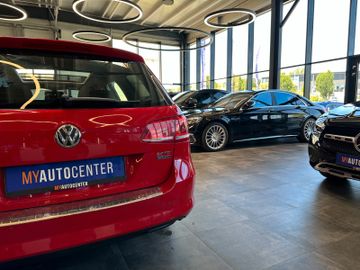 Volkswagen Passat *PANO*TEMPO*NAVI*PDC*AHK*