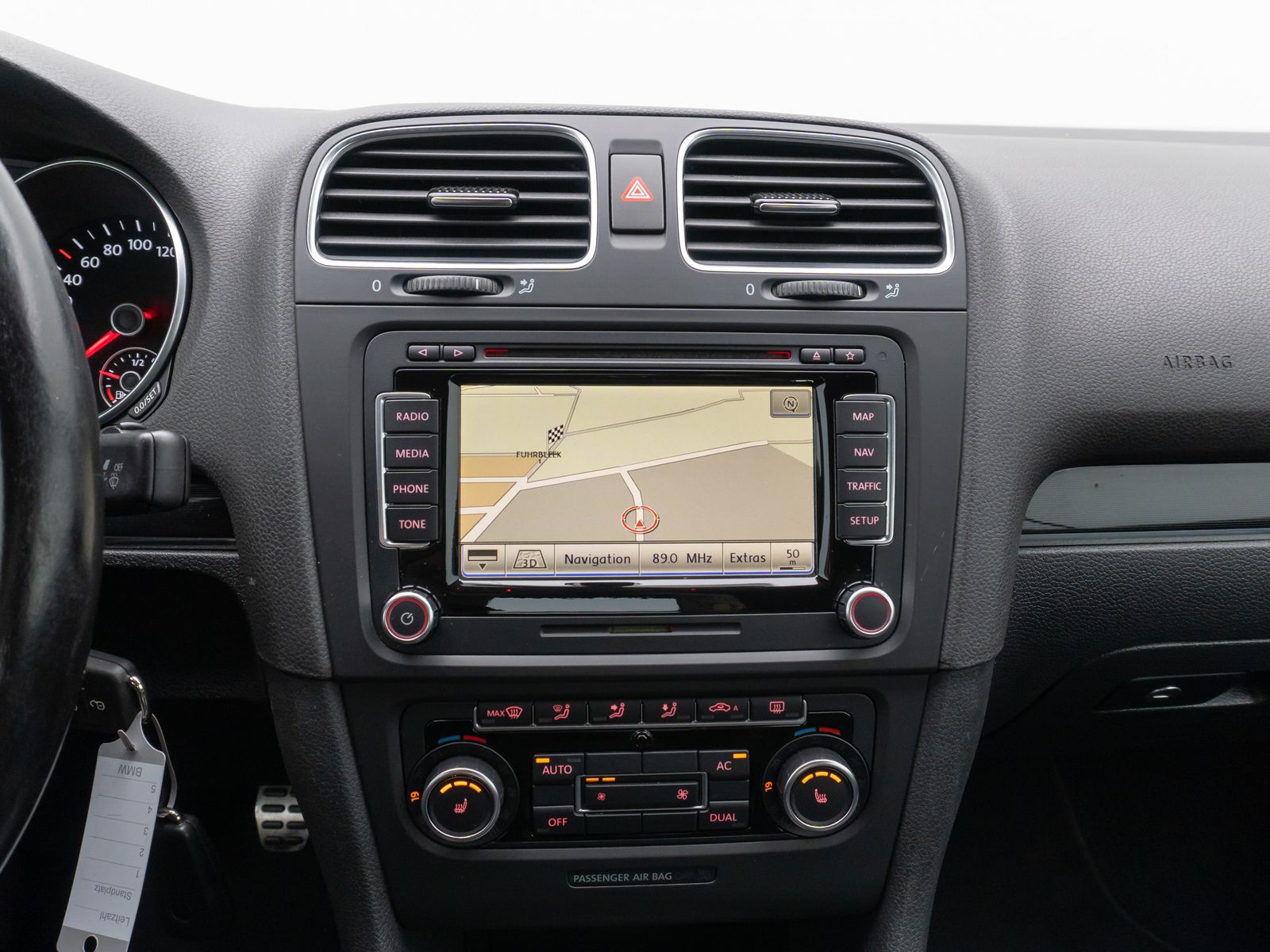 Fahrzeugabbildung Volkswagen Golf VI Cabriolet Basis PDC Navi Sitzhz Tempomat