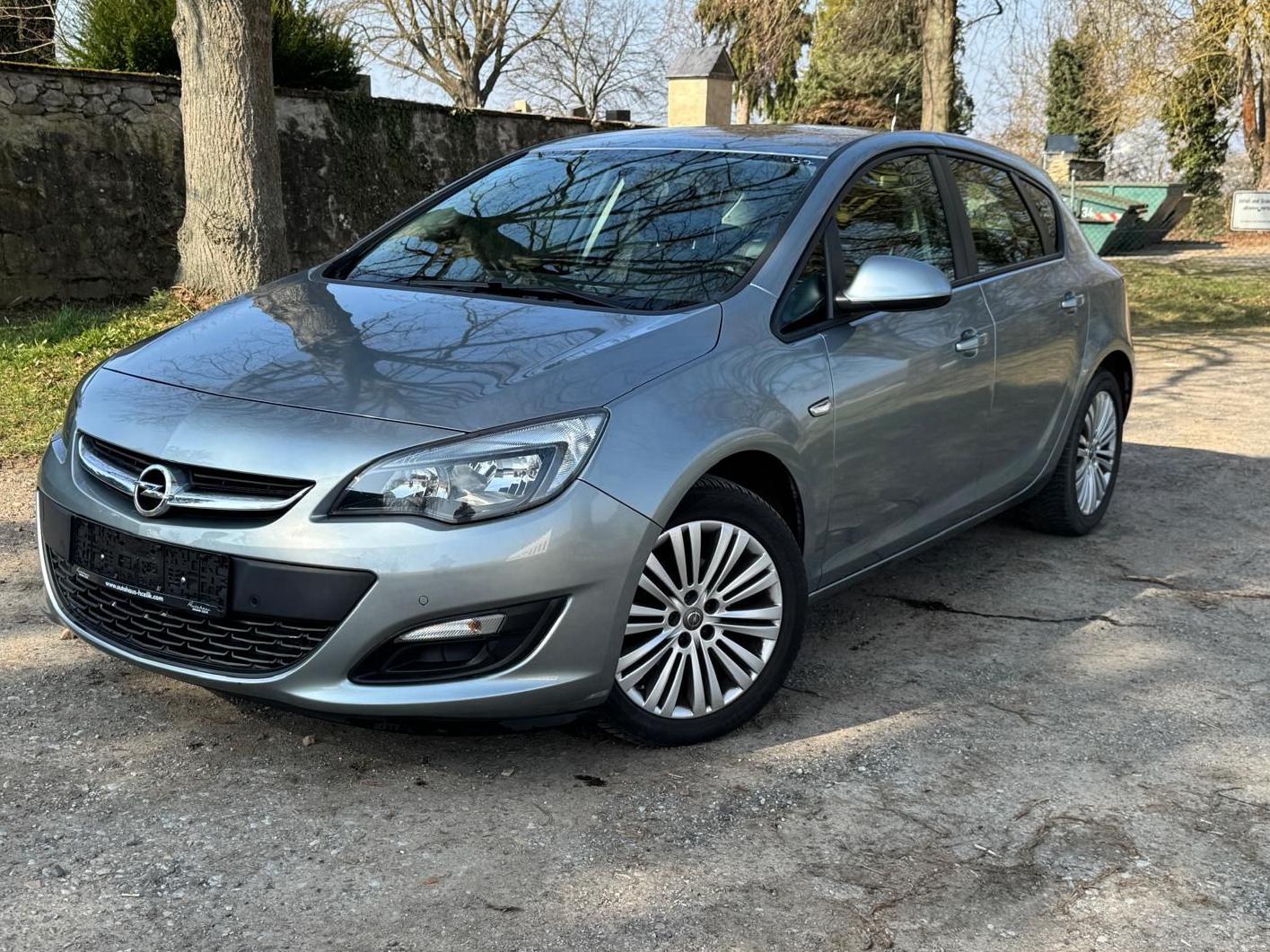 Opel Astra J Lim. 5-trg. Style