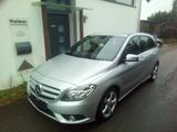 Mercedes-Benz B 180 Sportpaket AHK Navi PDC - Mercedes-Benz B 180: Sport