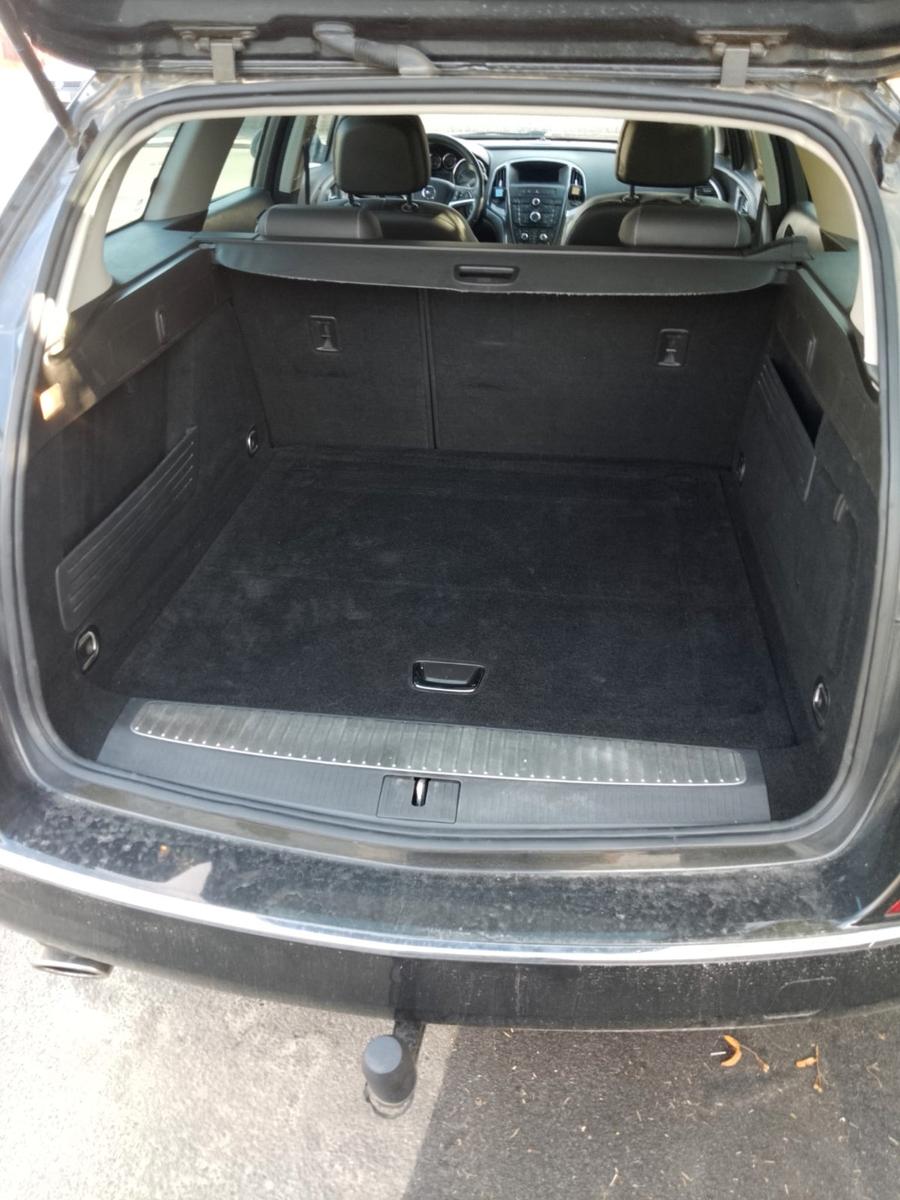 Opel Astra 2012 — photo 8