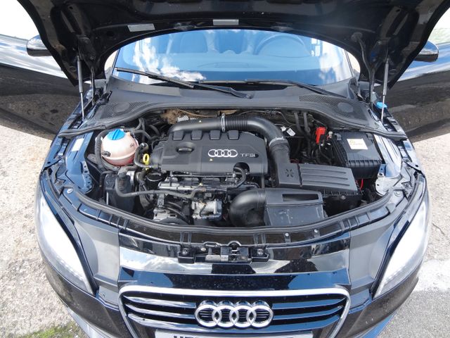 Fahrzeugabbildung Audi TT Coupe/Roadster 2.0 TFSI Coupe/S-Line/Xenon/