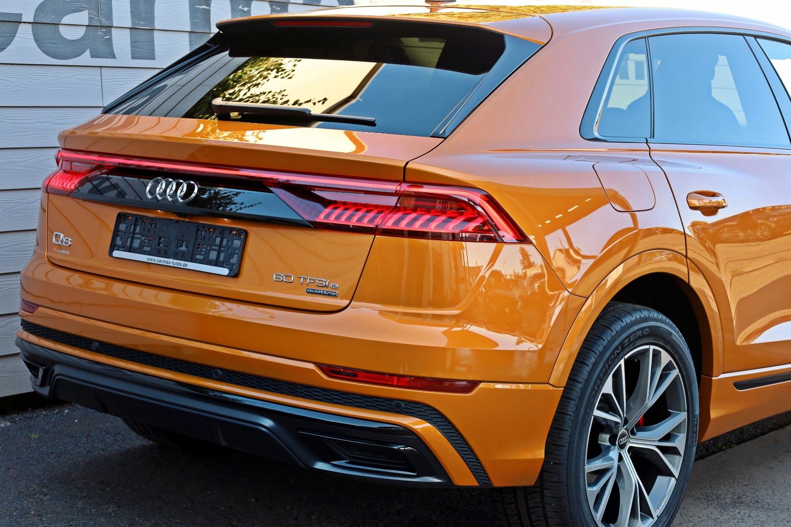 Fahrzeugabbildung Audi Q8 60 TFSI e quattro,S Line,Matrix, CarPlay, 21"