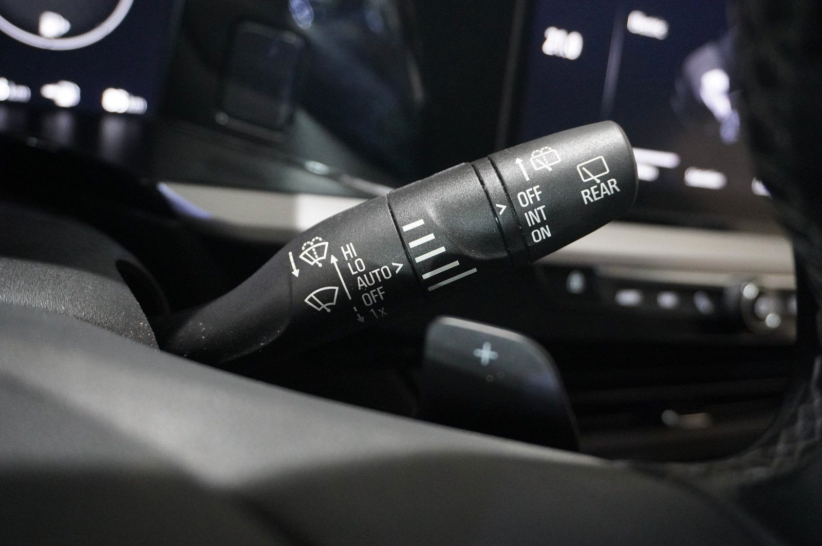 Fahrzeugabbildung Opel Grandland (X) 1.6 HYBRID 4X4 ULTIM. NAVI/360°/SH