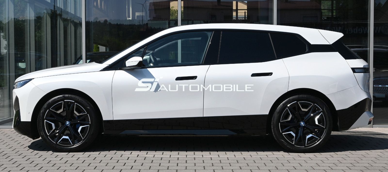 Fahrzeugabbildung BMW iX xDrive50 °AHK°AMIDO°LUFTFEDERUNG°PARKING PROF