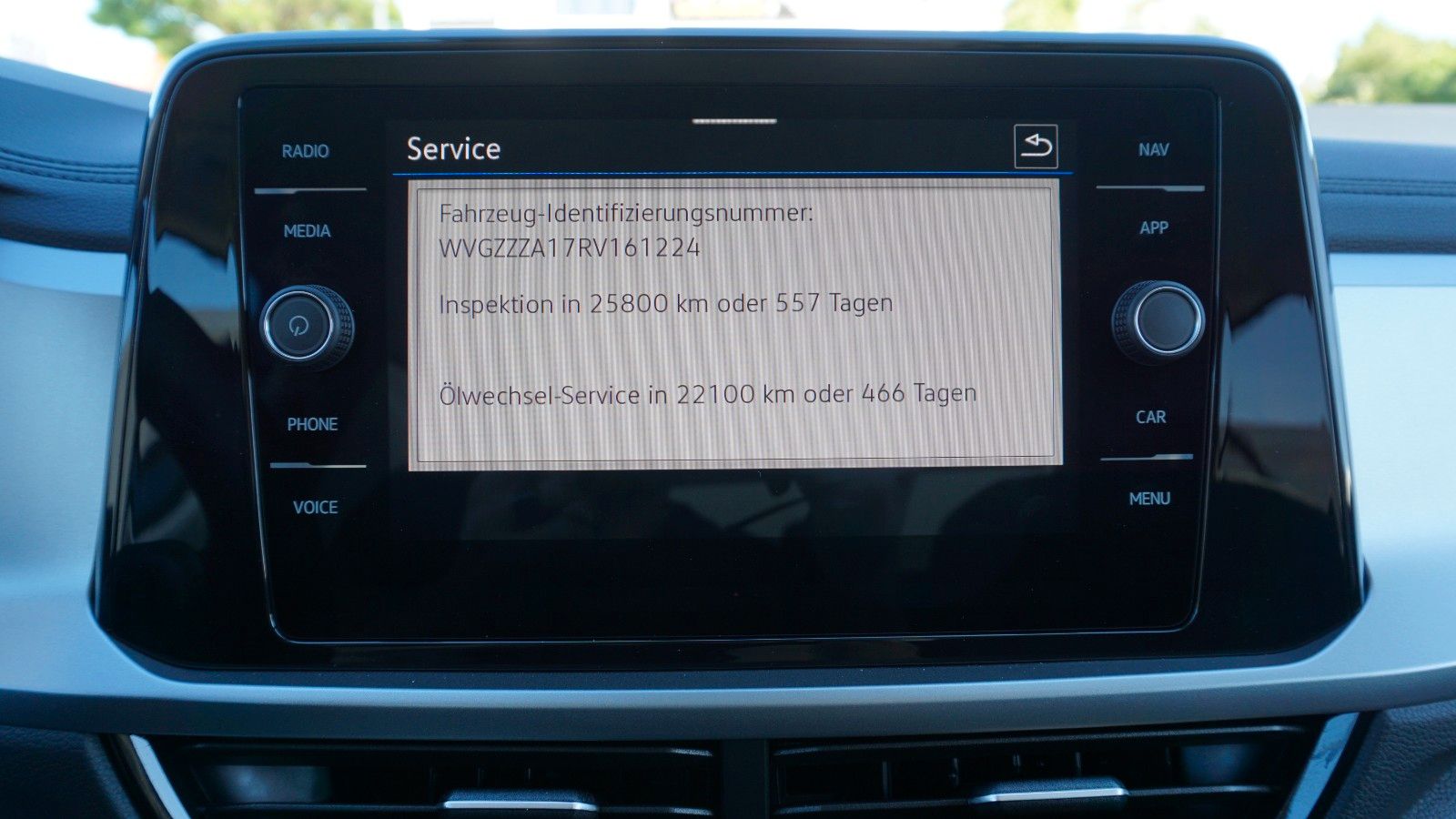 Fahrzeugabbildung Volkswagen T-Roc Life Navi,LED,Park/Lane Assist,SH
