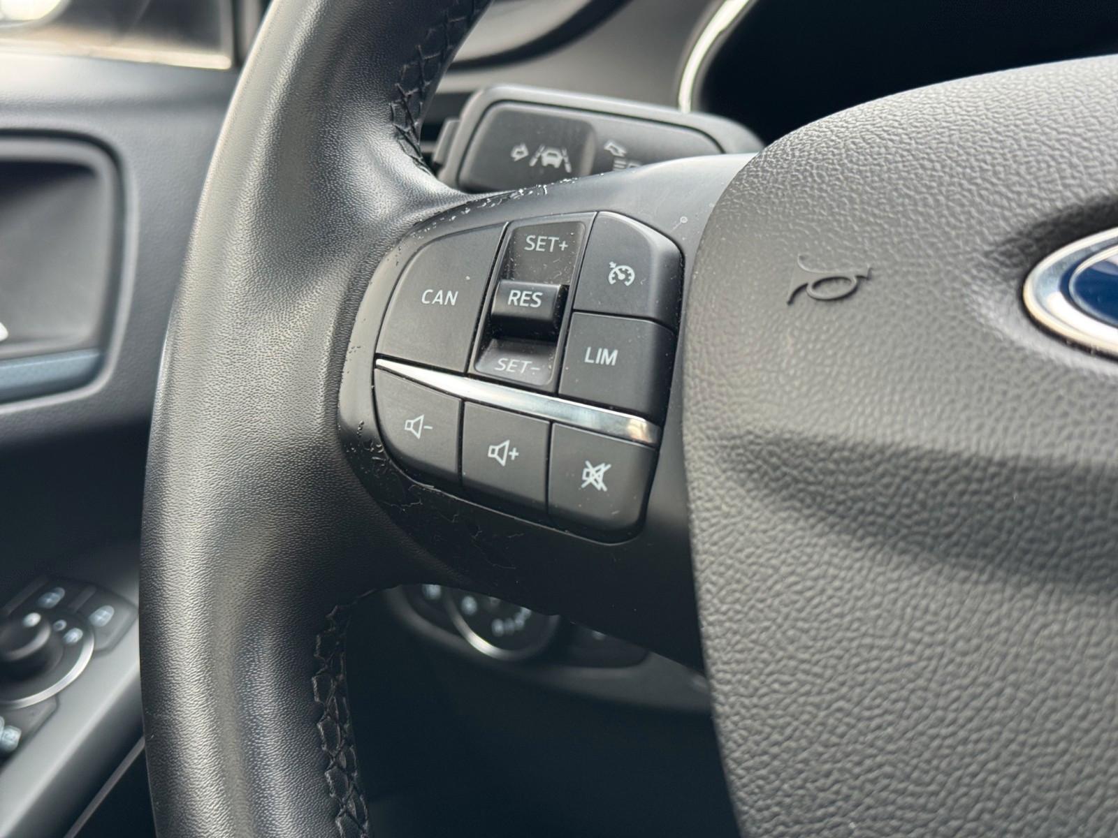 Ford Focus Turnier 2.0 EcoBlue Aut. Active X PANO|AHK