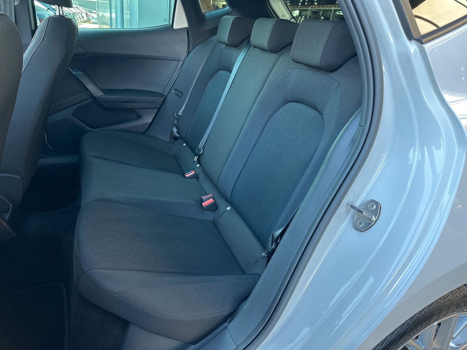 Fahrzeugabbildung SEAT Ibiza FR 1.0 TSI DSG NAV+LED+PDC+DAB+GANZJAHRES