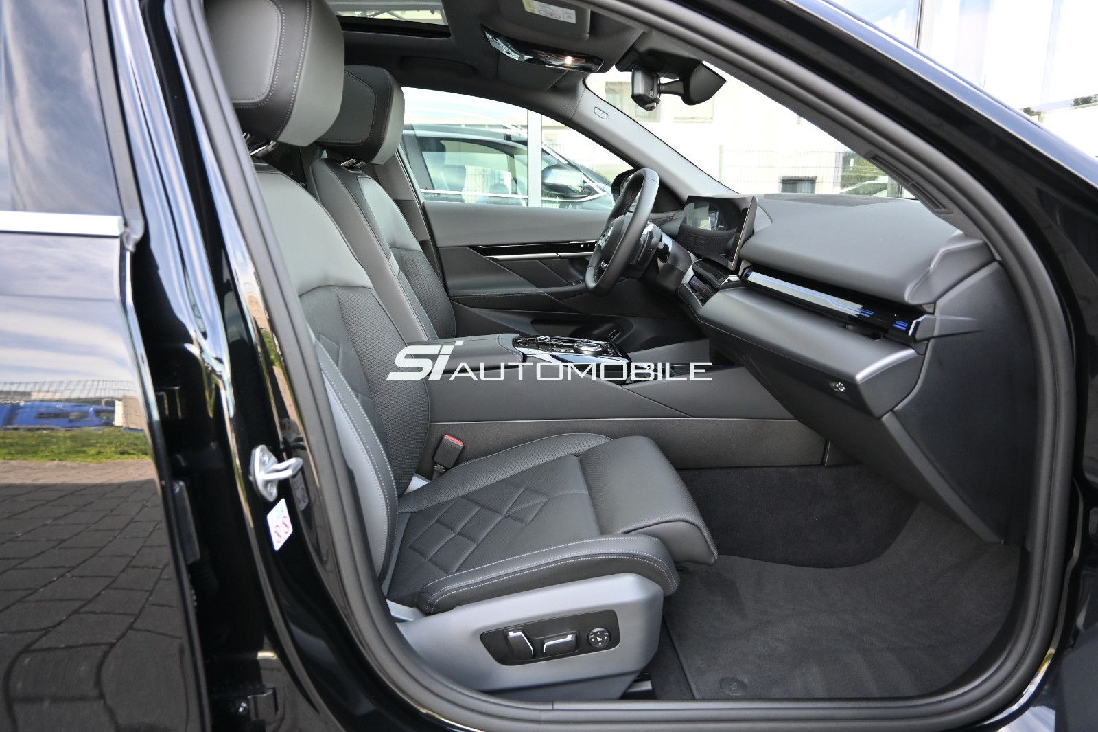 Fahrzeugabbildung BMW 520d xDr. °ACC°Merino°STANDHEIZ°360°PANO°SITZBEL
