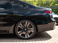 BMW 740 – 12 / 35