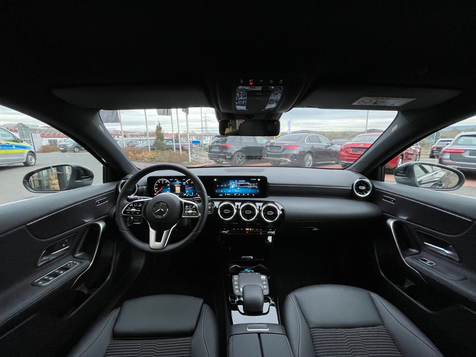 Fahrzeugabbildung Mercedes-Benz A 200 d Progressive AHK+MBUX+R-Kamera+Distr