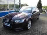Audi A3 Sportback ambiente+Navi+Gepflegt - mit Benzin-Antrieb: Violett, Limousine