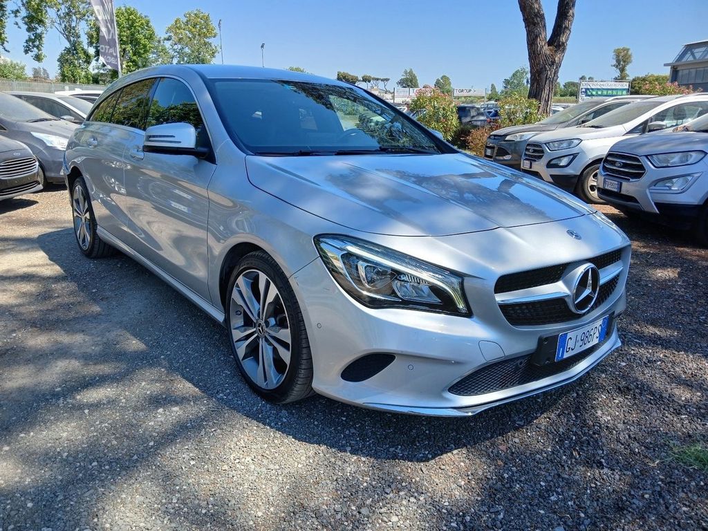 Image of Mercedes-Benz CLA 200