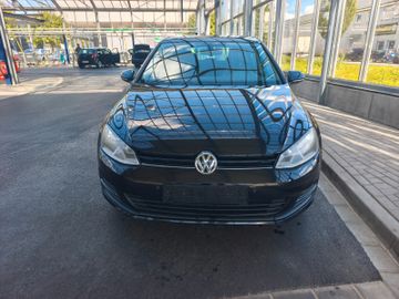 Volkswagen Golf - 2