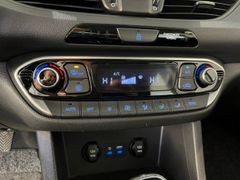 Fahrzeugabbildung Hyundai i30 LIM. 1.0 T-GDI TREND LED/KAMERA/SHZ/PDC/TEMP