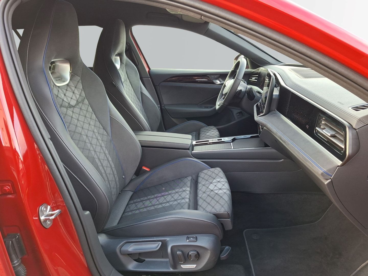 Passat Variant 1.5 eHybrid R-Line *Black Style*