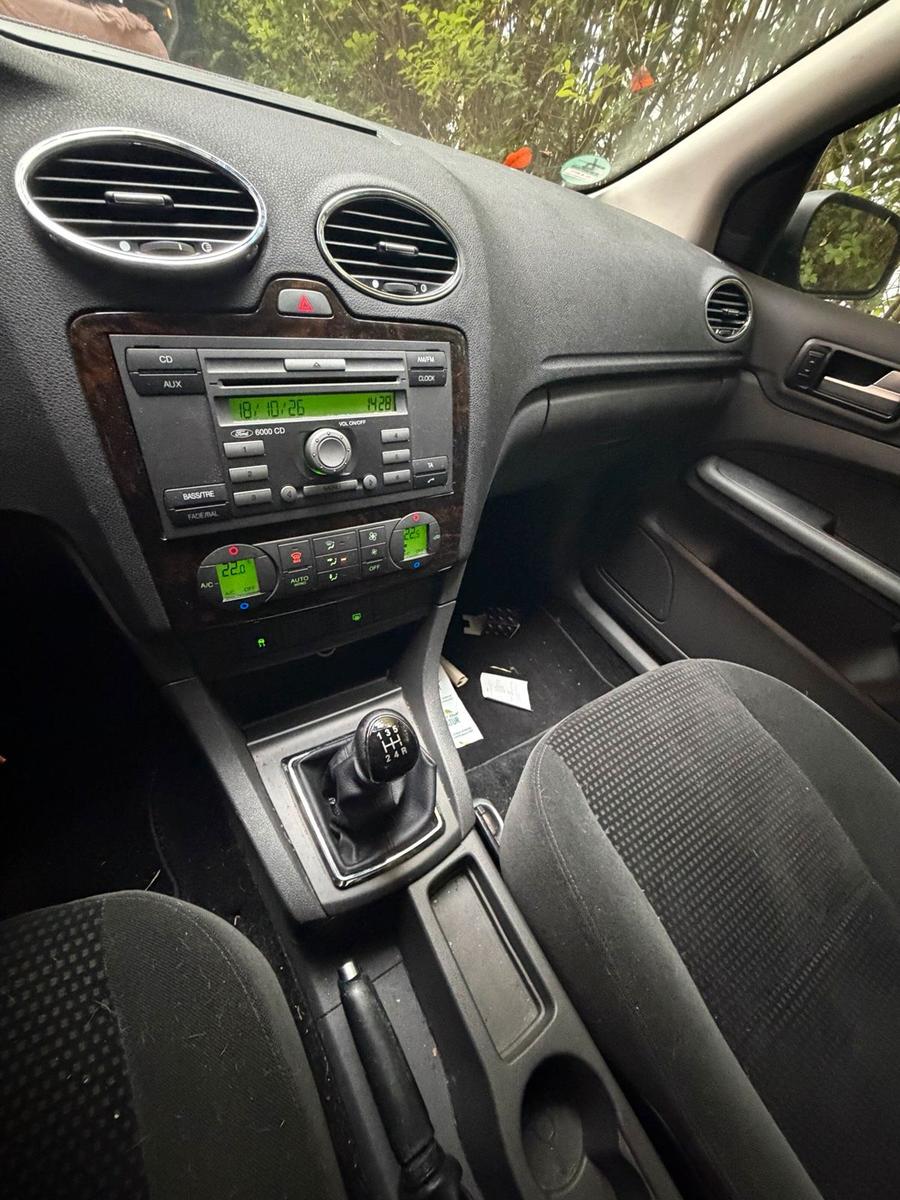 Ford Focus 2005 — photo 11