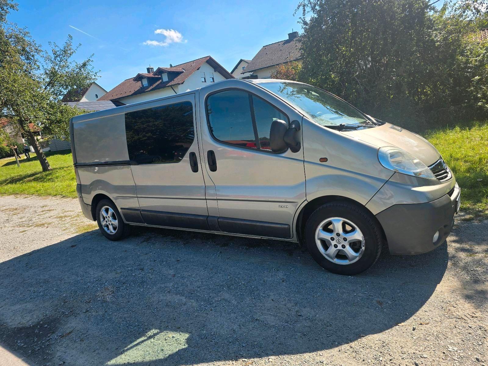 Opel Vivaro 2009 — photo 13