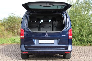 Mercedes V 220 - 12