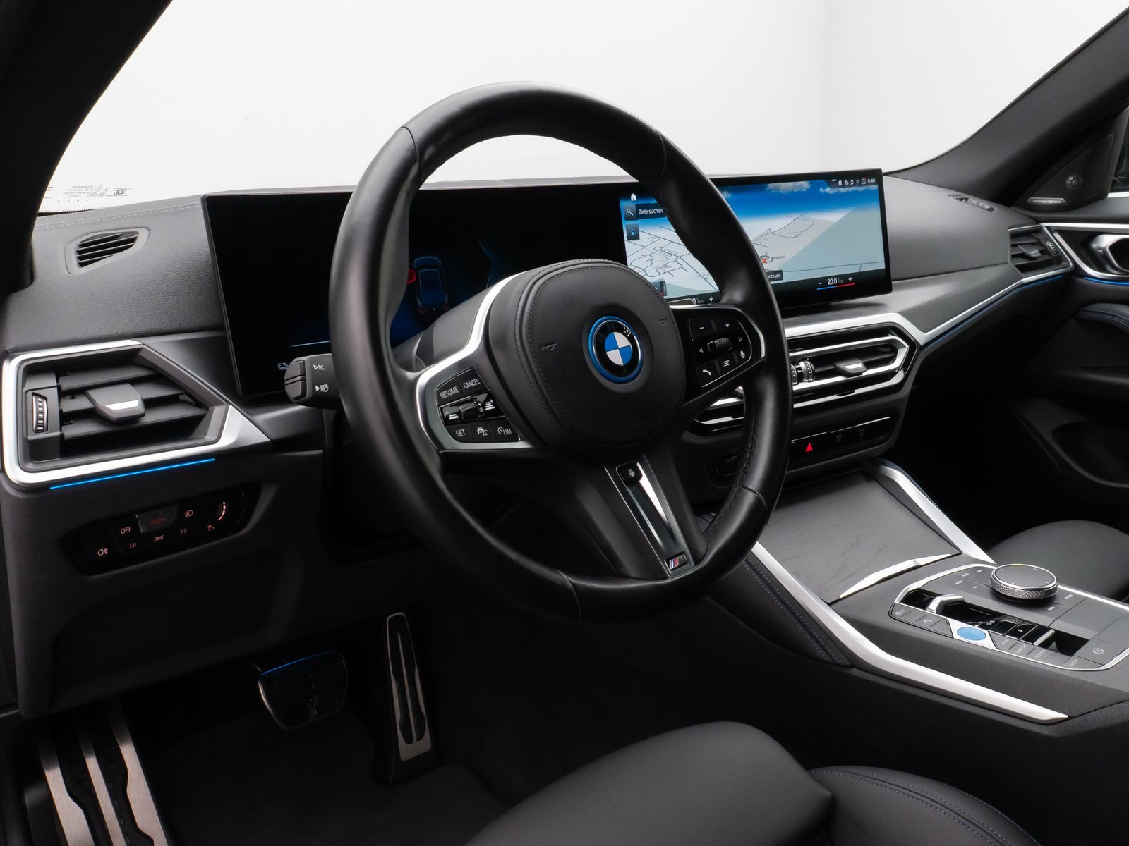 Fahrzeugabbildung BMW i4 eD40 M Sport Kamera DAB H/K Komfort 18Zoll