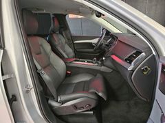 Fahrzeugabbildung Volvo XC 90 T8 Plus Dark Recharge Plug-In Hybrid AWD