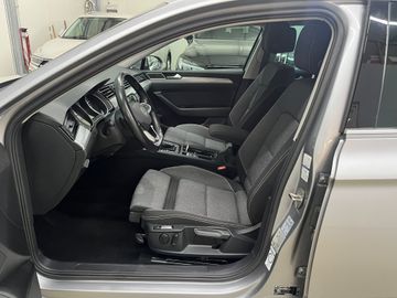 Volkswagen Passat - 8