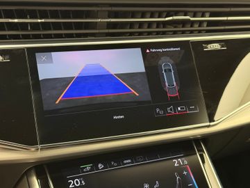 Audi Q8 - 8