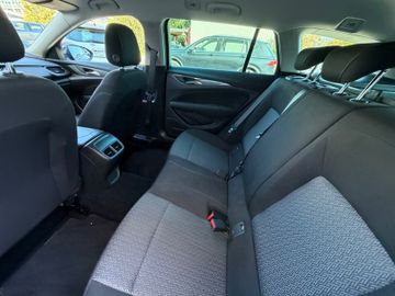 Opel Insignia - 10