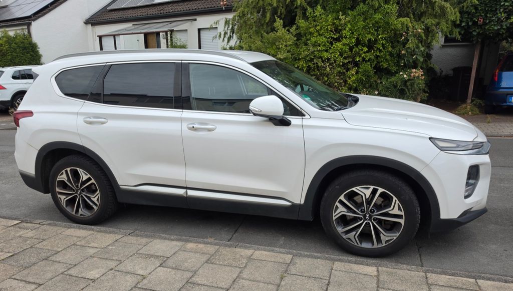Image of Hyundai SANTA FE