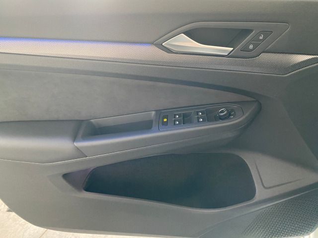 Golf Variant R-Line 1.5 eTSI DSG AHK+MATRIX+NAVI