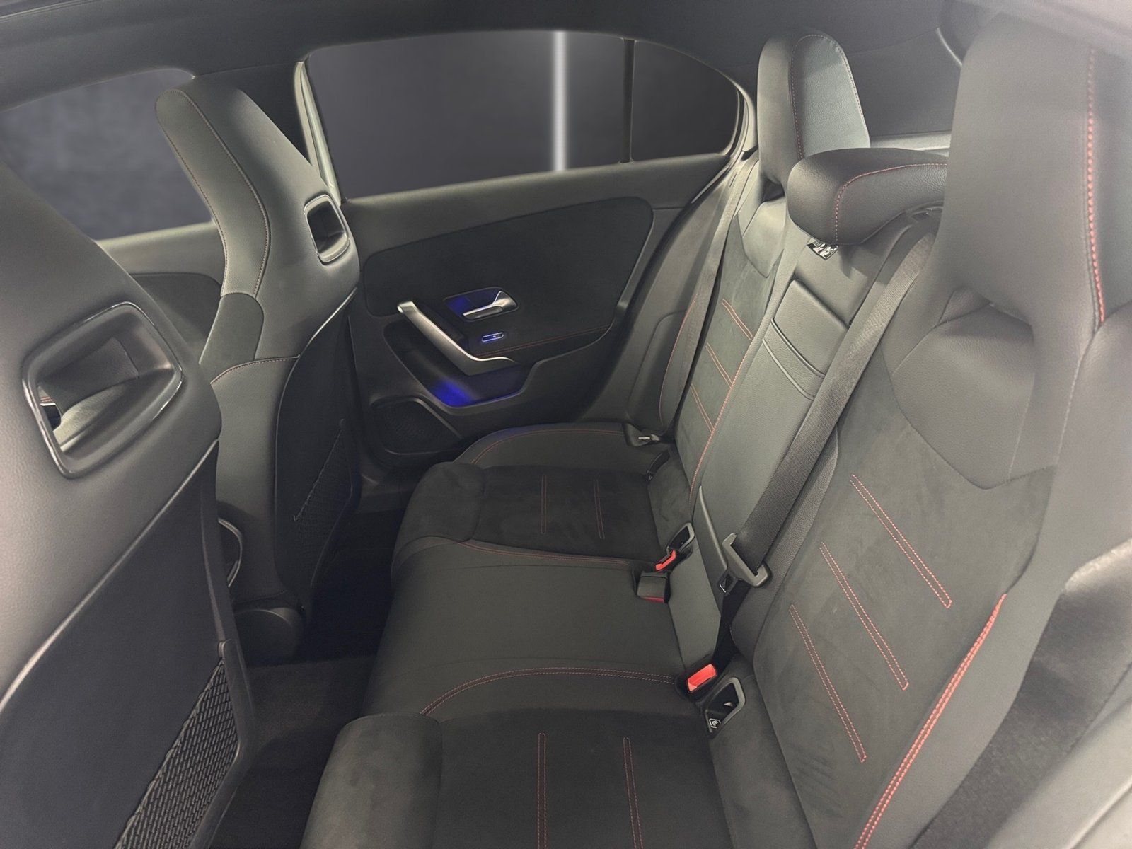 Fahrzeugabbildung Mercedes-Benz A 200 AMG Line *Panorama*LED*Kamera*CarPlay*18"*