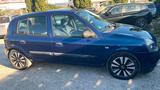 Renault Kleine Auto Renault clio. - Renault Clio aus 2005 mit Diesel-Antrieb