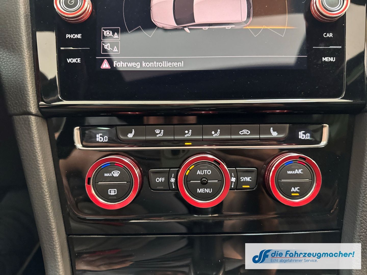 Fahrzeugabbildung Volkswagen Golf VII GTI DSG TOP-Panodach Navi VOLL-LED ACC
