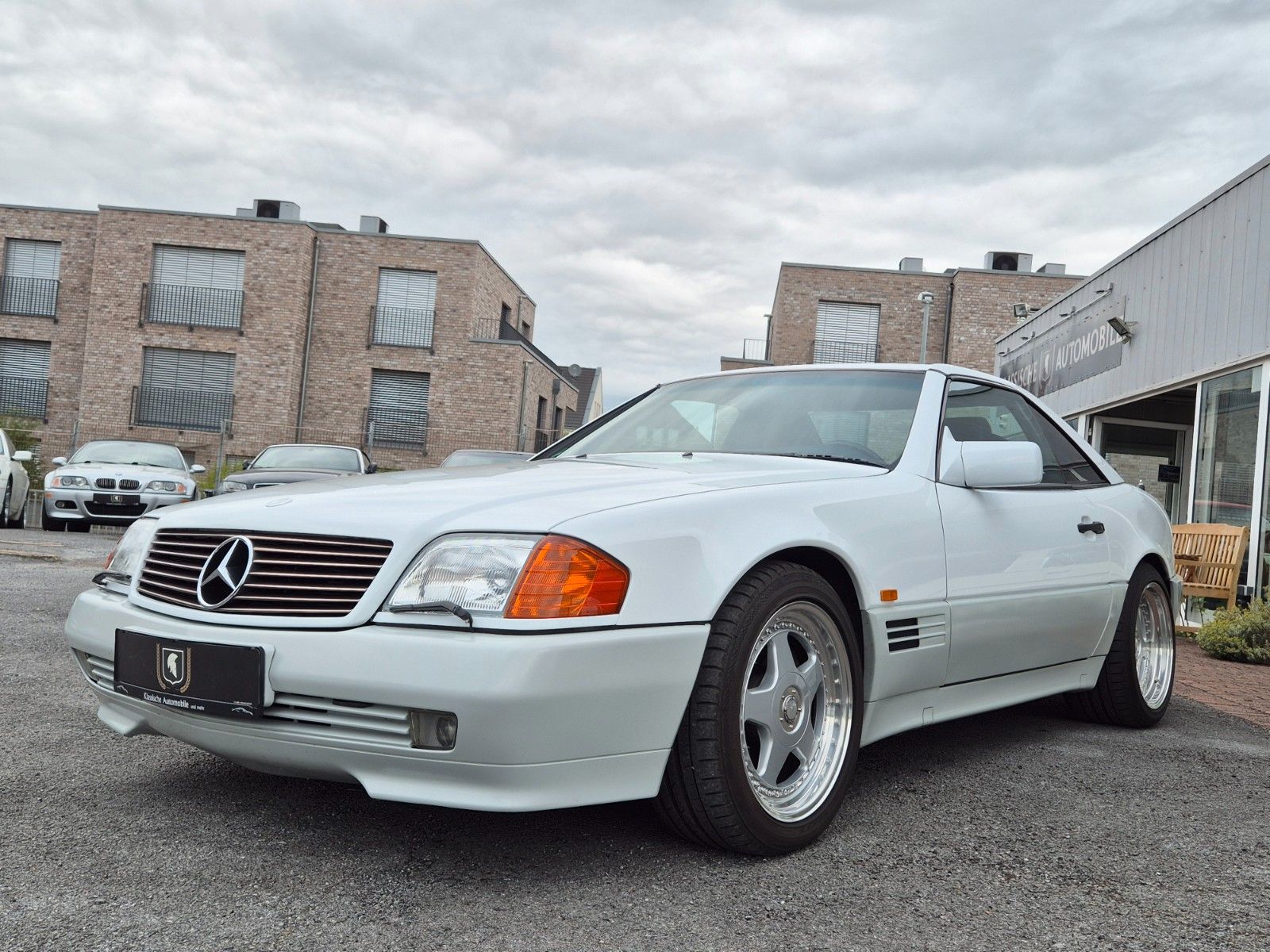 Fahrzeugabbildung Mercedes-Benz SL 500/Originale km/Sammlerzustand/OZ Futura 17"