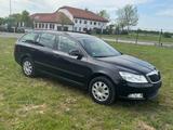 Skoda Octavia 1.6 TDI Ambition Combi Ambition - Skoda Octavia aus 2012 mit Diesel-Antrieb: Kombi, 1.6