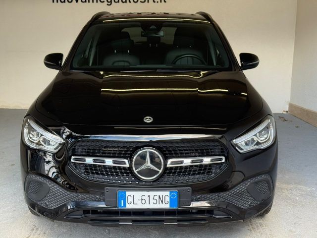 Mercedes-Benz MERCEDES-BENZ GLA 200 d Automatic 4Matic Sport P imagem 2