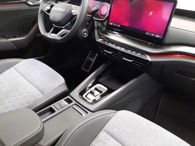 Fahrzeugabbildung Skoda Octavia Combi Sportline 2.0TDI DSG AHK HuD DCC